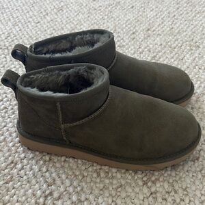 Ultra mini Uggs